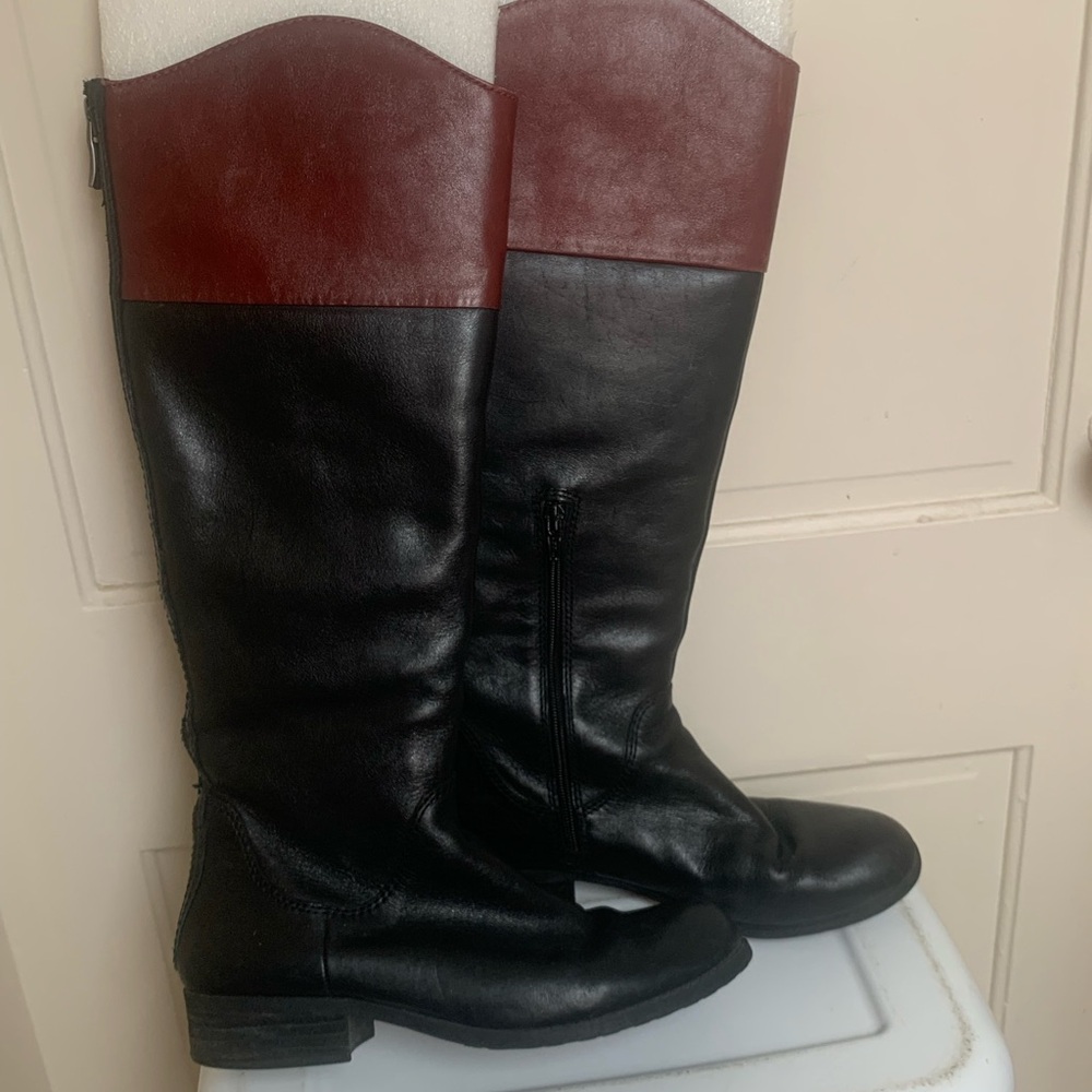BCBG Malino Black boot with burgundy cuff size 8